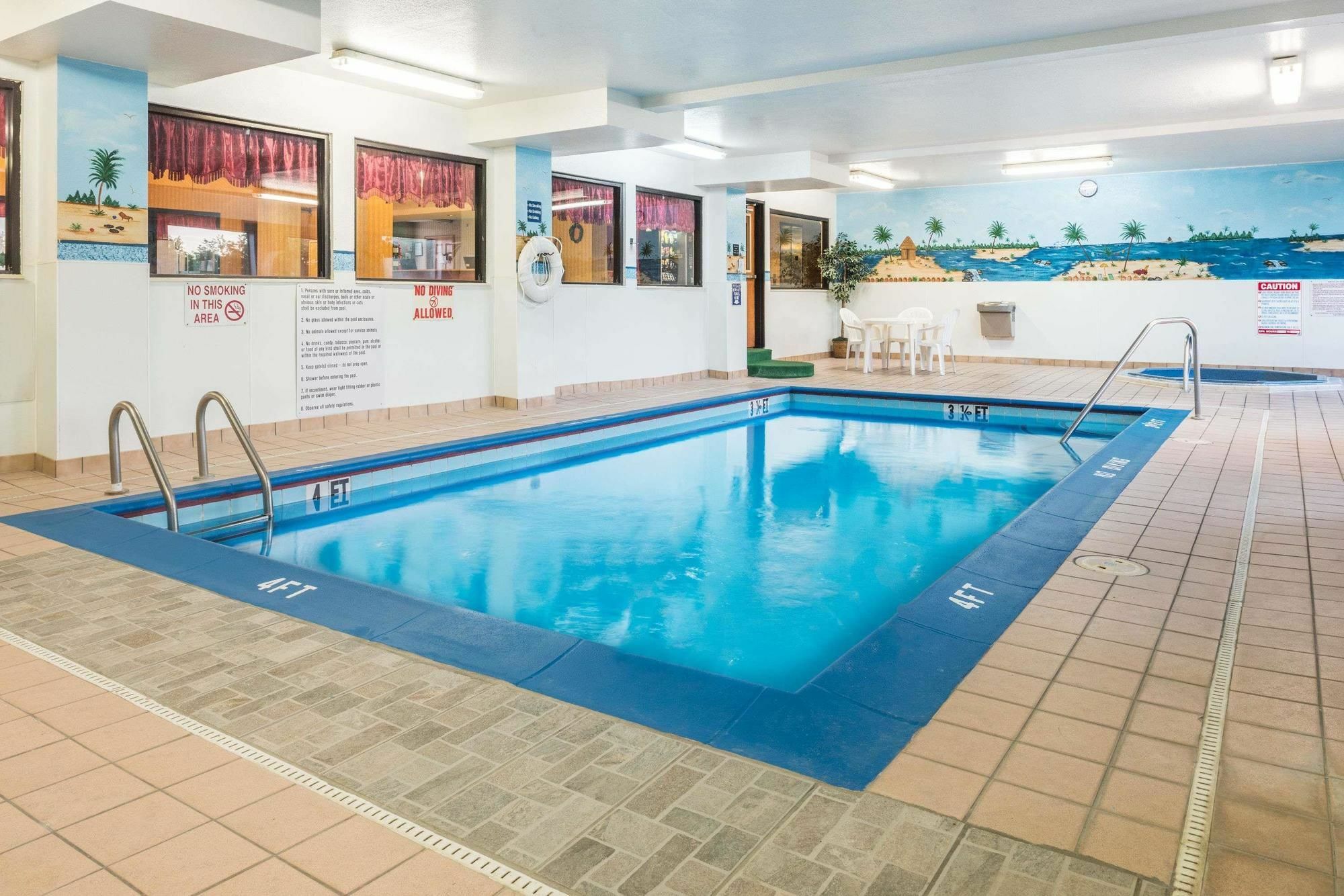 Super 8 By Wyndham Troy Il/St. Louis Area Otel Dış mekan fotoğraf