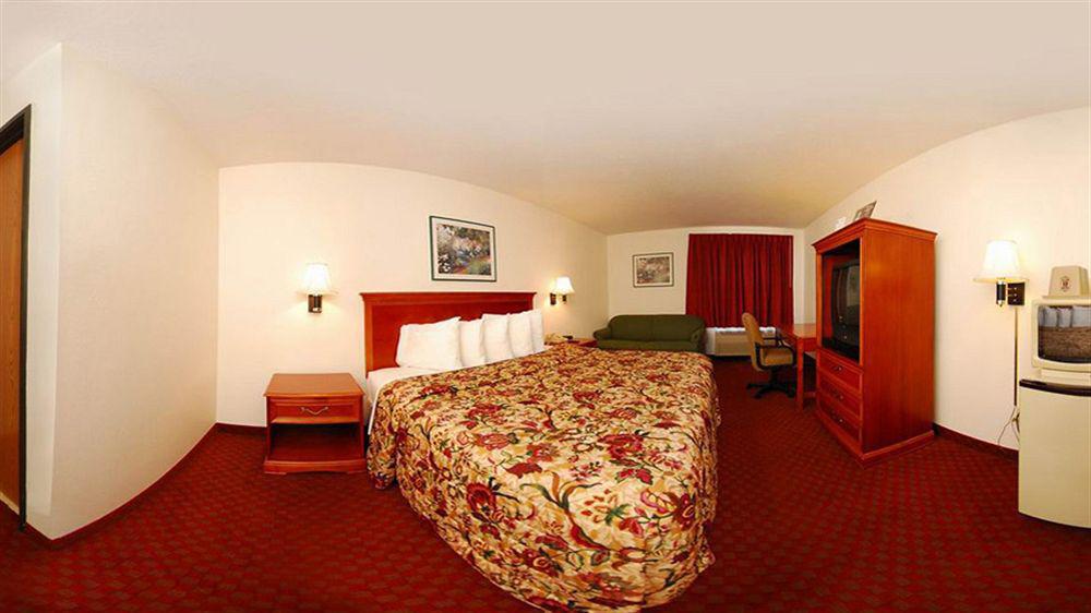 Super 8 By Wyndham Troy Il/St. Louis Area Otel Dış mekan fotoğraf